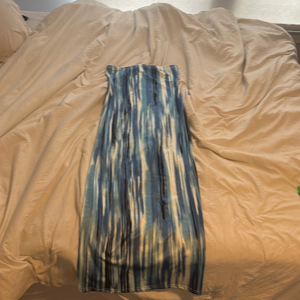mid length shein dress it’s a medium and only worn once